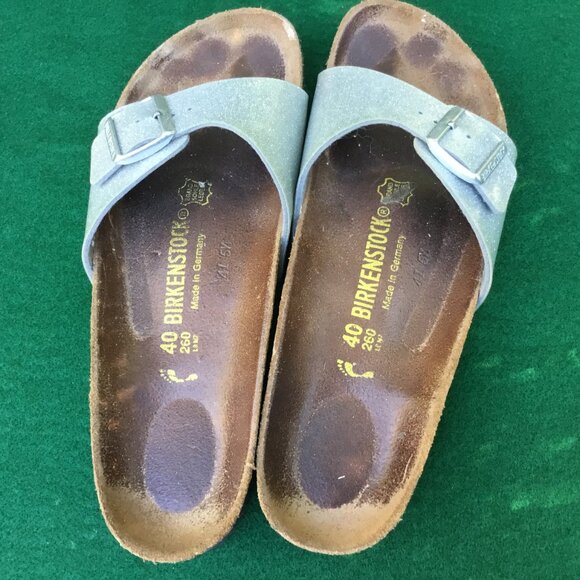Women's Birkenstock Silver Sandals US Size 9.5 - Picture 2 of 7